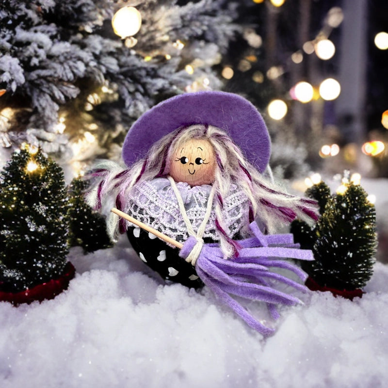 befana artigianale in stoffa nera a pois bianchi con lavanda e scopa idea regalo epifania regalo natale originale decorazione profumata handmade