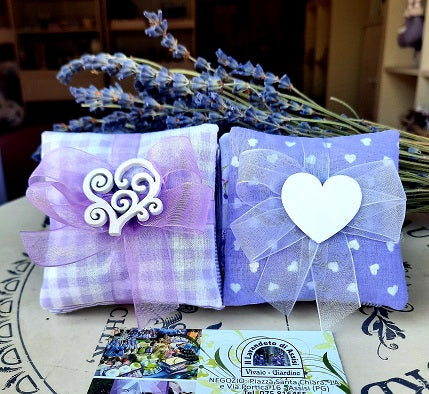 Cuscinetti con lavanda. Sacchetti lavanda. Sacchetti di lavanda. Sacchetti profumati Idee regalo Natale, cosa regalare a Natale, idee regalo Natale originali, Idee regalo Natale fatte a mano, idee regalo lavanda con lavanda, cosa regalare per Natale di Utile? Cosa regalare a Natale per amici, colleghi e famiglia. Regali di Natale per lei e per lui. Regali di Natale per la casa. Idee regalo di Natale profumate con lavanda. Idee regalo Natale vendita online. regali di Natale aziendali. Bustine lavanda