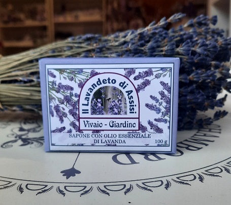 Sapone alla lavanda. Sapone con olio essenziale di lavanda. Saponetta alla lavanda da 100 gr. saponetta artigianale alla lavanda. Saponetta naturale