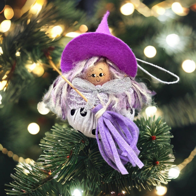 befana artigianale in stoffa bianca pois neri con lavanda scopa decorazione epifania regalo natale originale profuma ambiente
