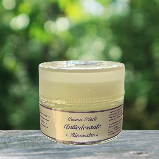 crema piedi alla lavanda antiodorante e riparatrice cosmetico naturale