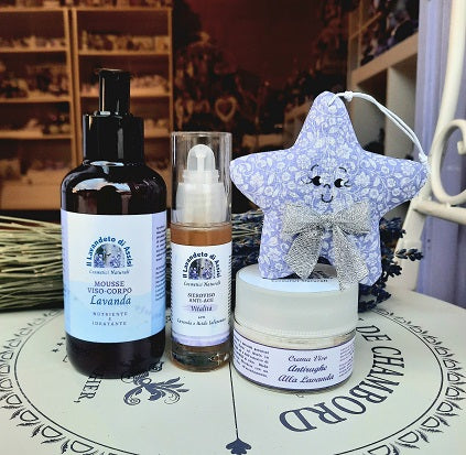 Kit Skincare alla Lavanda con mousse, siero e crema antiage, confezione regalo naturale per viso e corpo