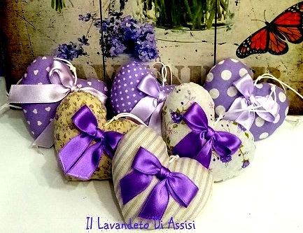 Sacchetti lavanda a cuore, cuore con lavanda , sacchetti lavanda, bustine lavanda, sacchetti con lavanda, idee regalo bomboniere cuore, cuore per bomboniere, bomboniere profumate, bomboniere utili, idee regalo Natale, Idee regalo San Valentino , Bomboniere con cuore, bomboniere con cuoricino, idee regalo per la mamma, idee regalo per il papà, idee regalo per la maestra, idee regalo zia, idee regalo nonni, idee regalo economiche, idee regalo compleanno, idea regalo natale online. bomboniere,  